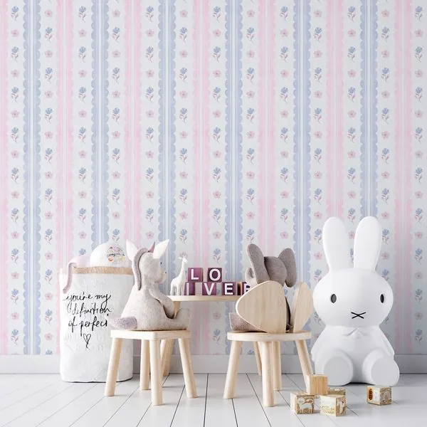 Afeto Babados e Tulipas Rosa e Azul — ambiente com o papel de parede aplicado