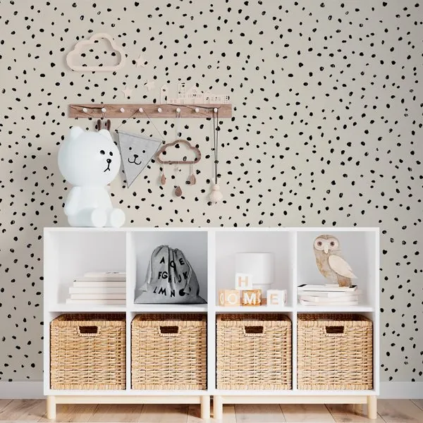 Pintinhas Pretas — ambiente com o papel de parede aplicado