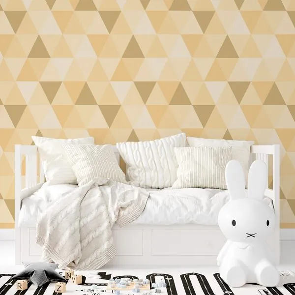 Triângulos Amarelo — ambiente com o papel de parede aplicado