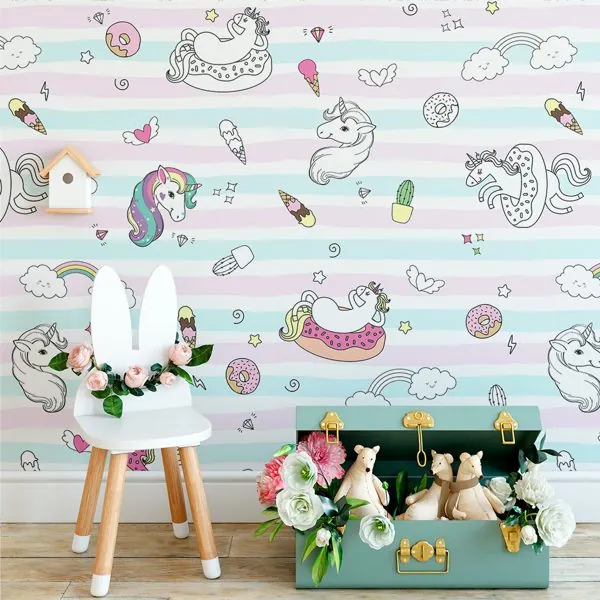 Unicórnios Color — ambiente com o papel de parede aplicado